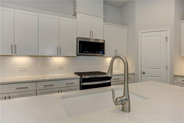 137 Holden Way, Woodstock, GA 30189