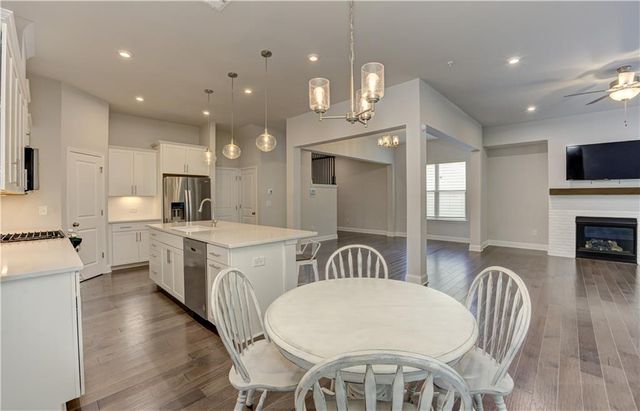 137 Holden Way, Woodstock, GA 30189