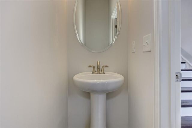 137 Holden Way, Woodstock, GA 30189