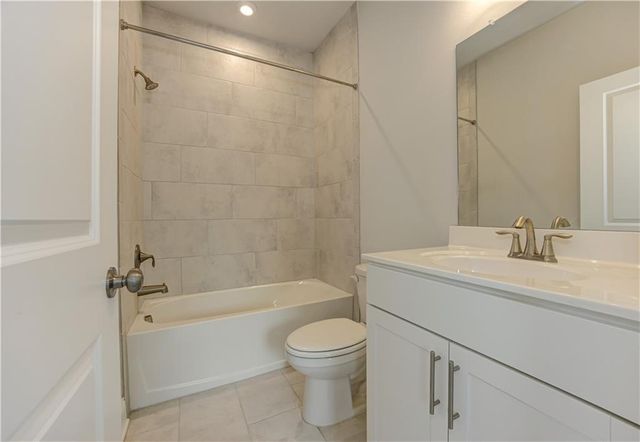 137 Holden Way, Woodstock, GA 30189