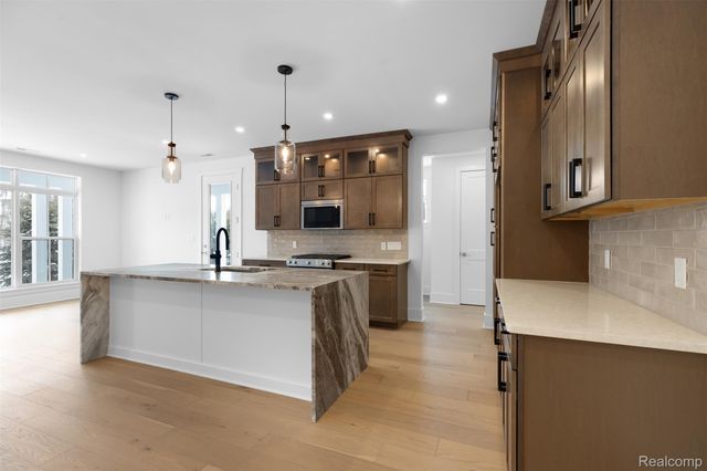 108 Apaloosa, Northville, MI 48167