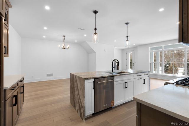 108 Apaloosa, Northville, MI 48167