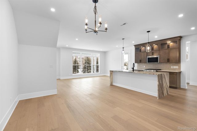 108 Apaloosa, Northville, MI 48167