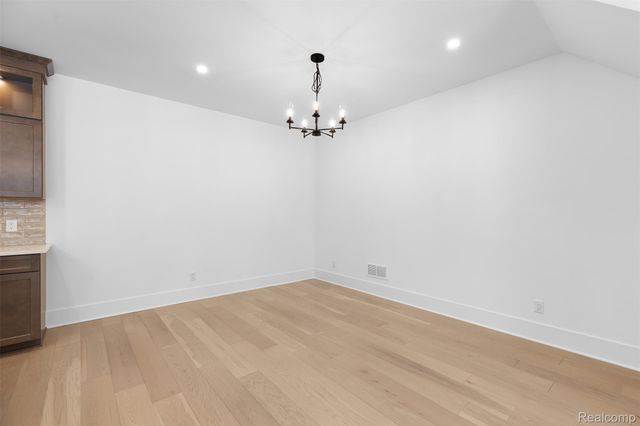 108 Apaloosa, Northville, MI 48167