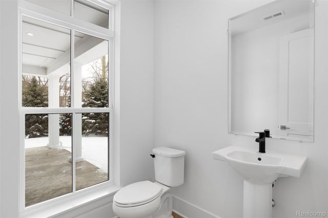 108 Apaloosa, Northville, MI 48167