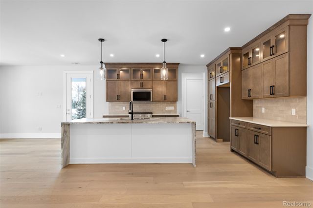 108 Apaloosa, Northville, MI 48167