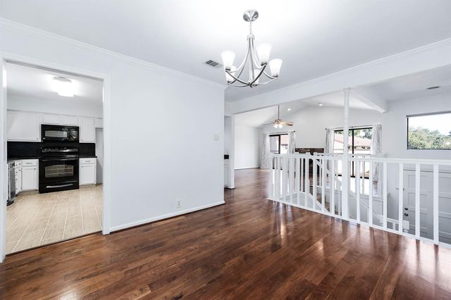 2664 Bering Drive 2664, Houston, TX 77057