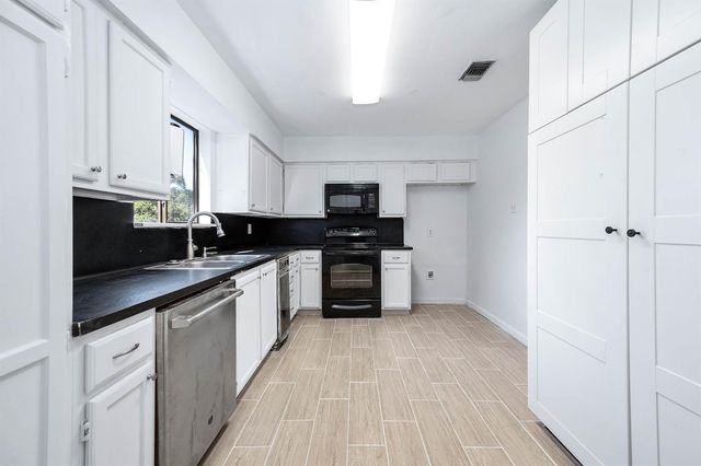 2664 Bering Drive 2664, Houston, TX 77057