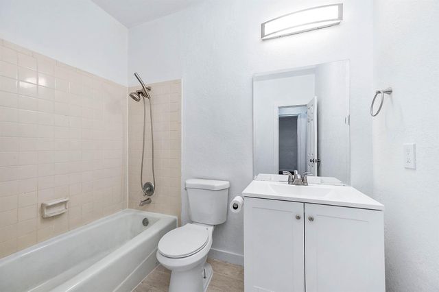 2664 Bering Drive 2664, Houston, TX 77057