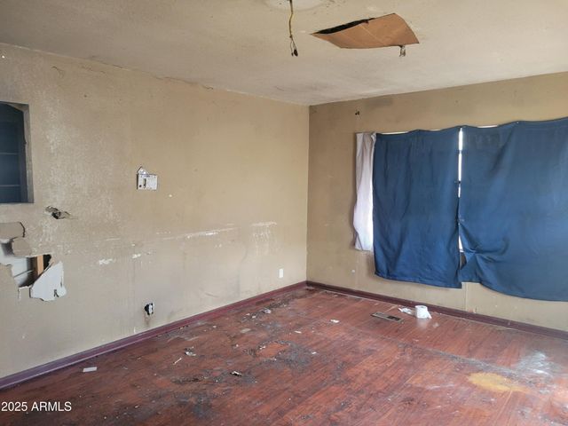 4205 E COPPER Street, Miami, AZ 85539