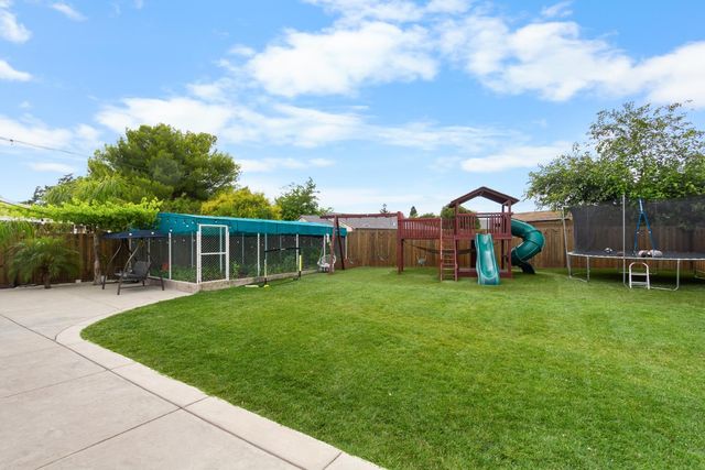 2305 Edinburgh Dr, Elverta, CA 95626