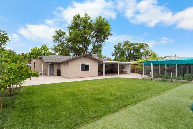 2305 Edinburgh Dr, Elverta, CA 95626
