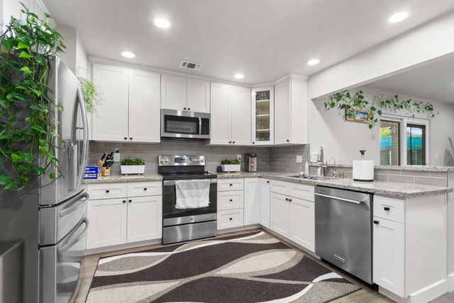 2305 Edinburgh Dr, Elverta, CA 95626