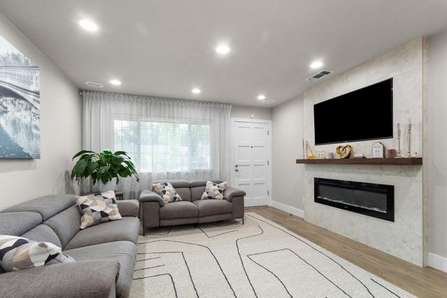 2305 Edinburgh Dr, Elverta, CA 95626