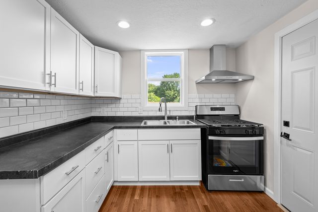 2010 3y Avenue, East Moline, IL 61244