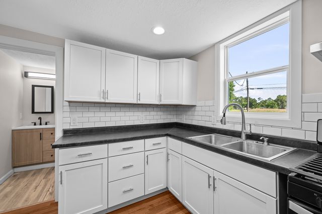 2010 3y Avenue, East Moline, IL 61244
