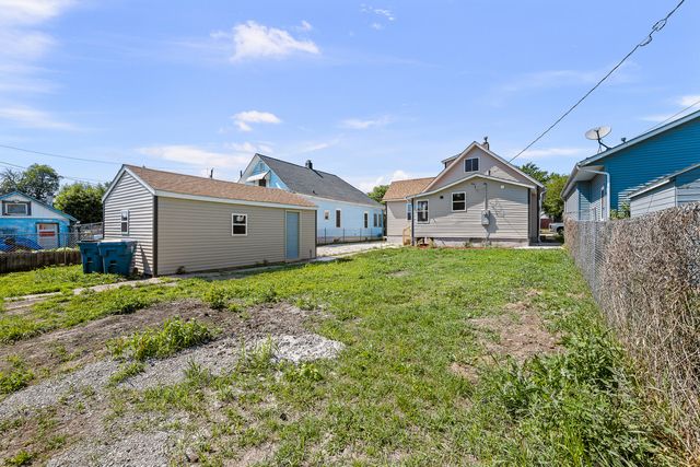 2010 3y Avenue, East Moline, IL 61244