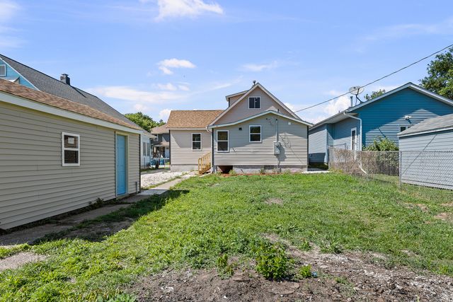 2010 3y Avenue, East Moline, IL 61244