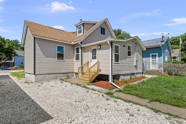 2010 3y Avenue, East Moline, IL 61244