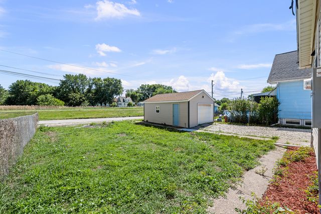2010 3y Avenue, East Moline, IL 61244