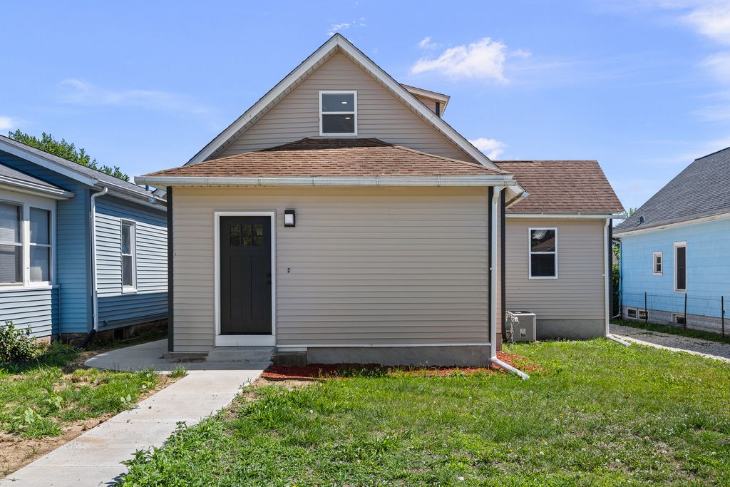 2010 3y Avenue, East Moline, IL 61244