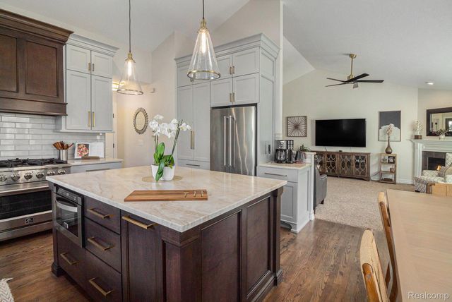 9203 Pine Walk Pass, Argentine Township, MI 48451