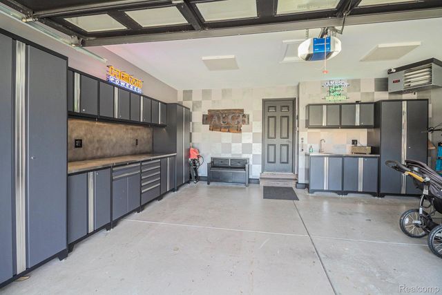 9203 Pine Walk Pass, Argentine Township, MI 48451