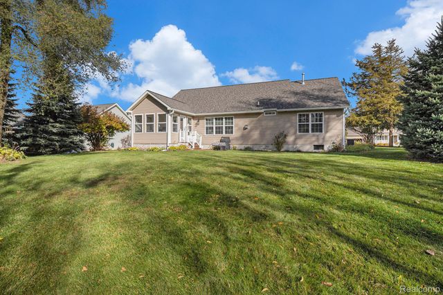 9203 Pine Walk Pass, Argentine Township, MI 48451