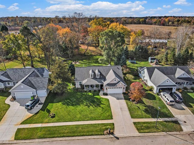 9203 Pine Walk Pass, Argentine Township, MI 48451