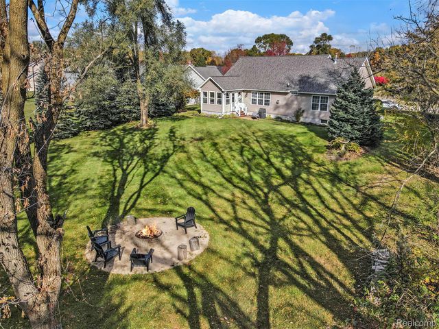 9203 Pine Walk Pass, Argentine Township, MI 48451