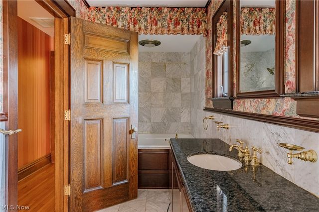 1325 Bunker Hill Road, Ashtabula, OH 44004