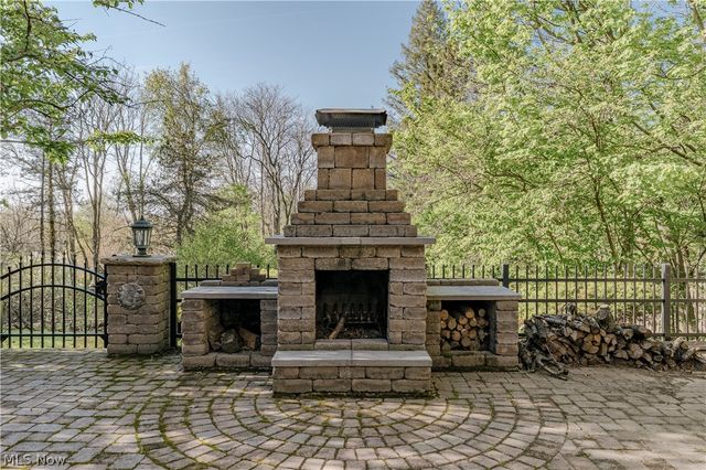 1325 Bunker Hill Road, Ashtabula, OH 44004