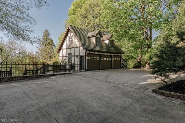 1325 Bunker Hill Road, Ashtabula, OH 44004