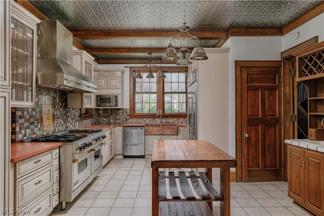 1325 Bunker Hill Road, Ashtabula, OH 44004