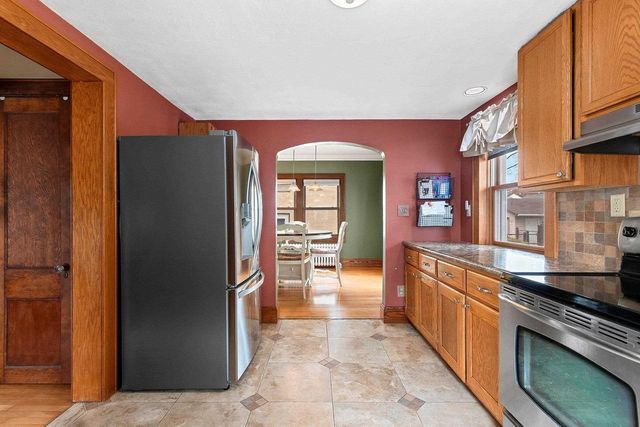 1131 LAWE STREET, Green Bay, WI 54301