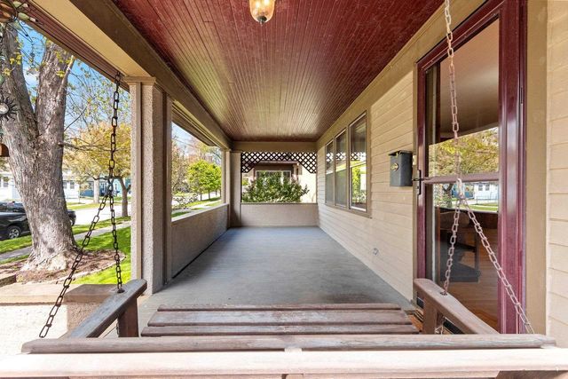1131 LAWE STREET, Green Bay, WI 54301