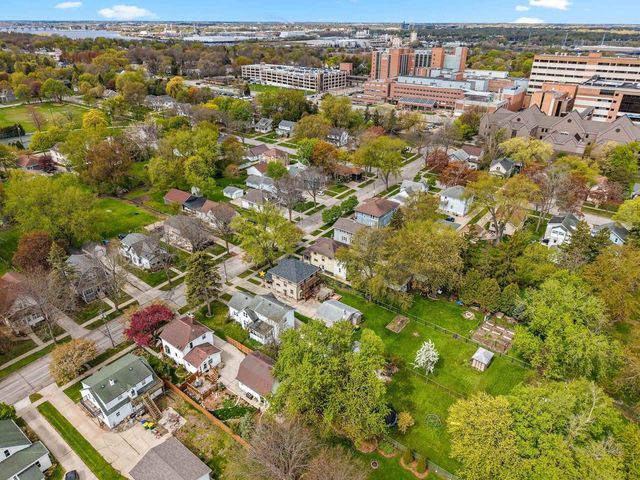 1131 LAWE STREET, Green Bay, WI 54301