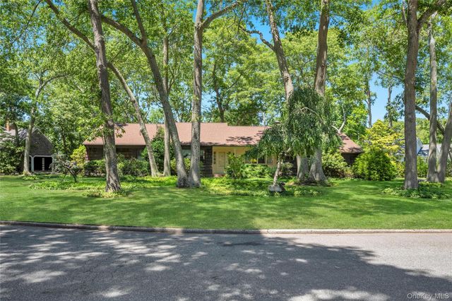 34 Daly Court, Riverhead, NY 11901