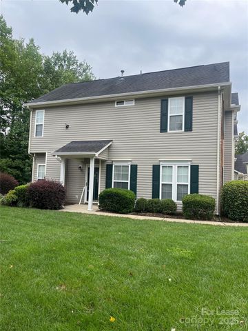 8901 Cinnabay Drive, Charlotte, NC 28216