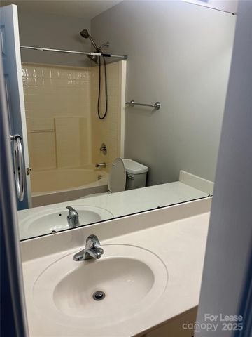 8901 Cinnabay Drive, Charlotte, NC 28216