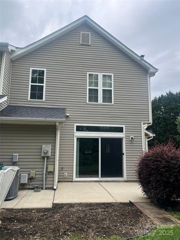 8901 Cinnabay Drive, Charlotte, NC 28216