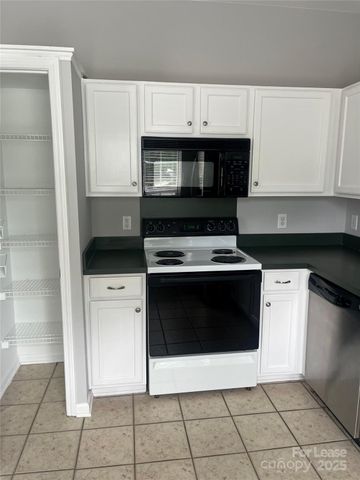 8901 Cinnabay Drive, Charlotte, NC 28216