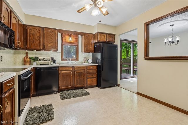 21 W Howe Road, Tallmadge, OH 44278