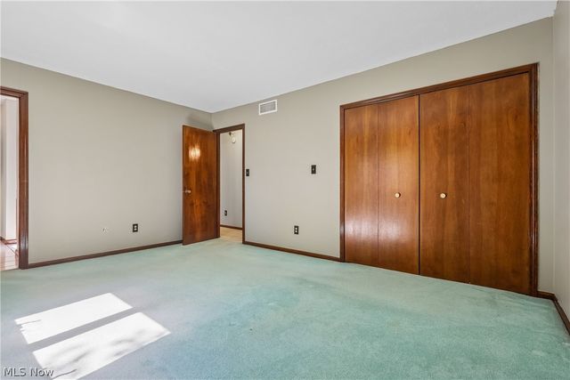 21 W Howe Road, Tallmadge, OH 44278
