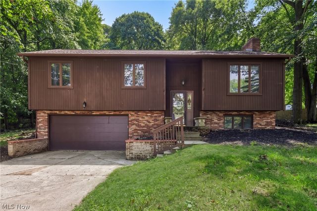 21 W Howe Road, Tallmadge, OH 44278