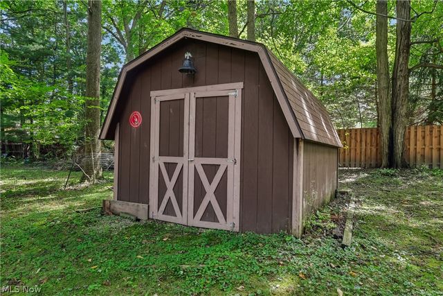 21 W Howe Road, Tallmadge, OH 44278