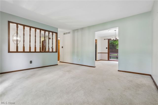 21 W Howe Road, Tallmadge, OH 44278