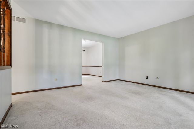 21 W Howe Road, Tallmadge, OH 44278