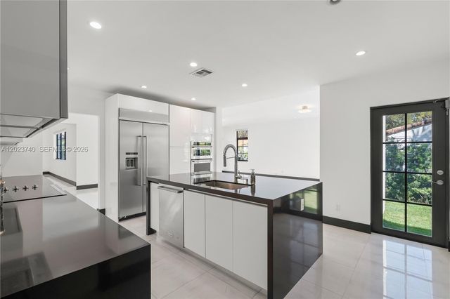 519 Alhambra Cir, Coral Gables, FL 33134