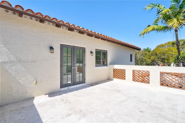 519 Alhambra Cir, Coral Gables, FL 33134